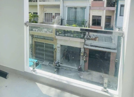 Bán Nhà Mặt Tiền Nhật Tảo – 5 Tầng Mới Kính Coong – Full Nội Thất – 30m² – Giá 11 Tỷ